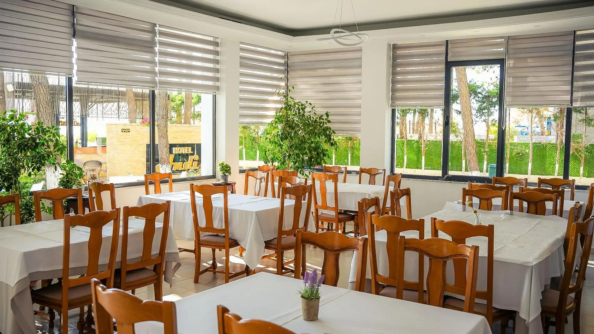 Hotel Andi Kryemedhej 3*,  Albania