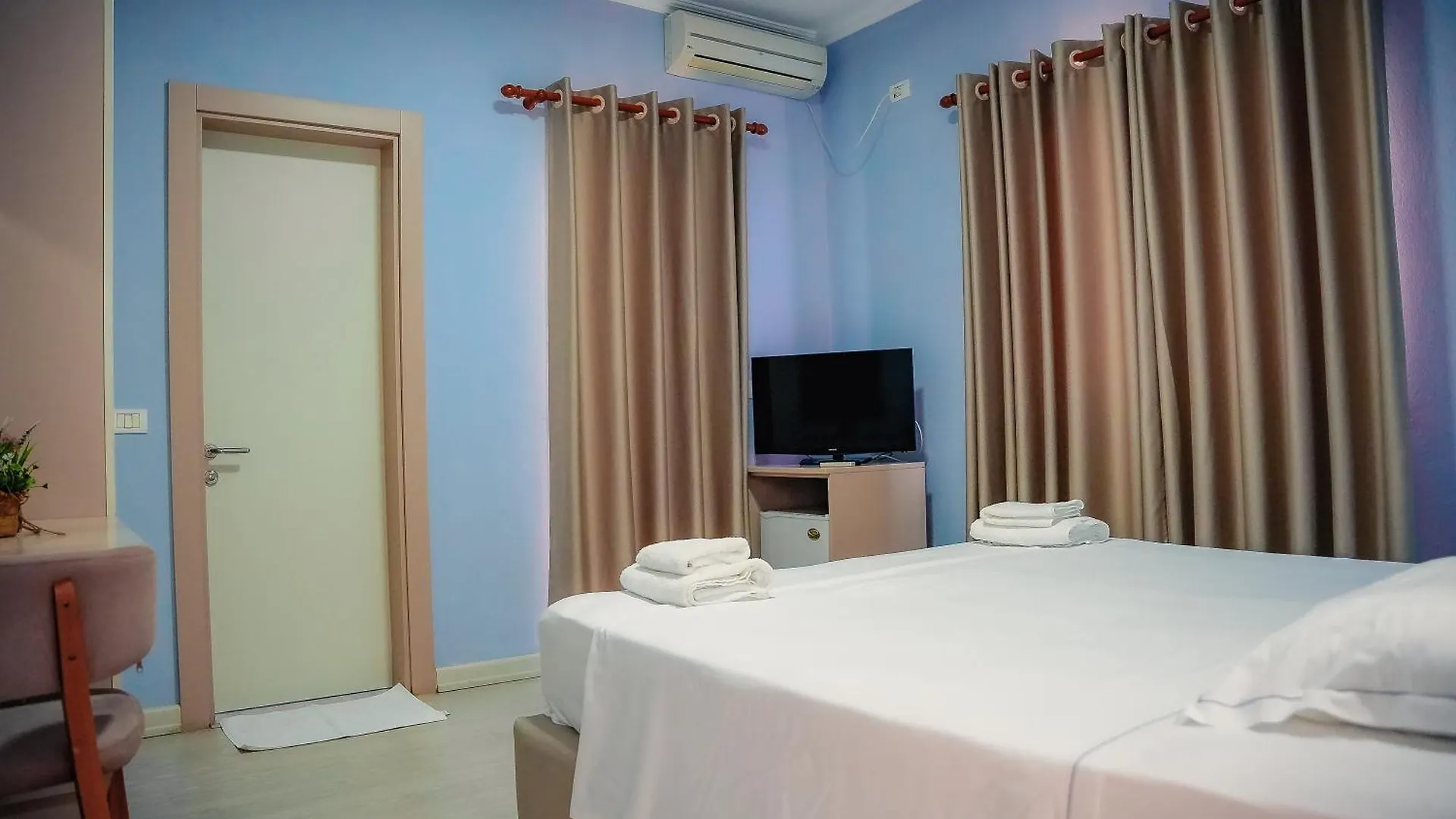 ***  Hotel Andi Kryemedhej Albania