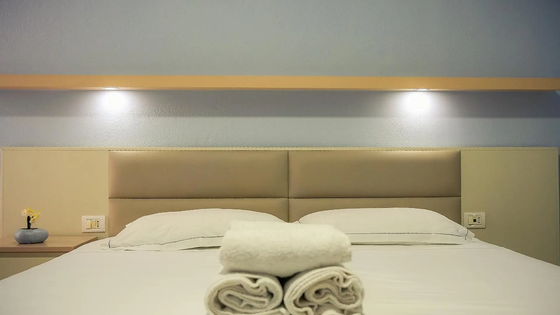 Hotel Andi Kryemedhej