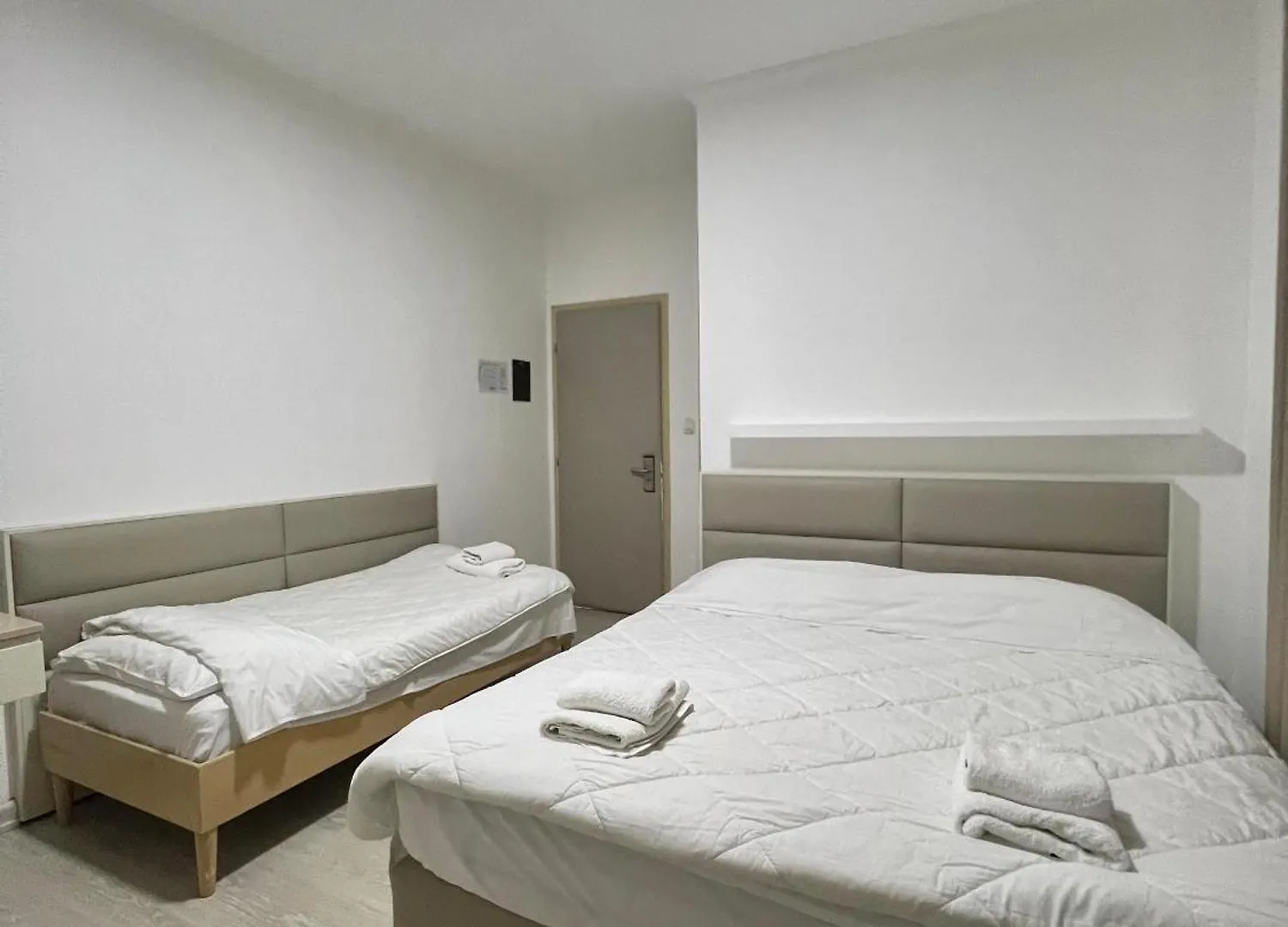 Hotel Andi Durrës 3*,  Albania